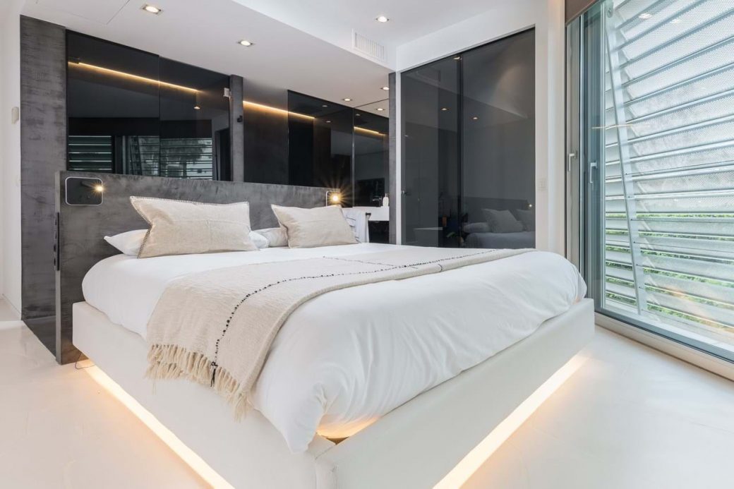 4_87a81a53-bba0-4b91-af5d-1f18d8309a6a