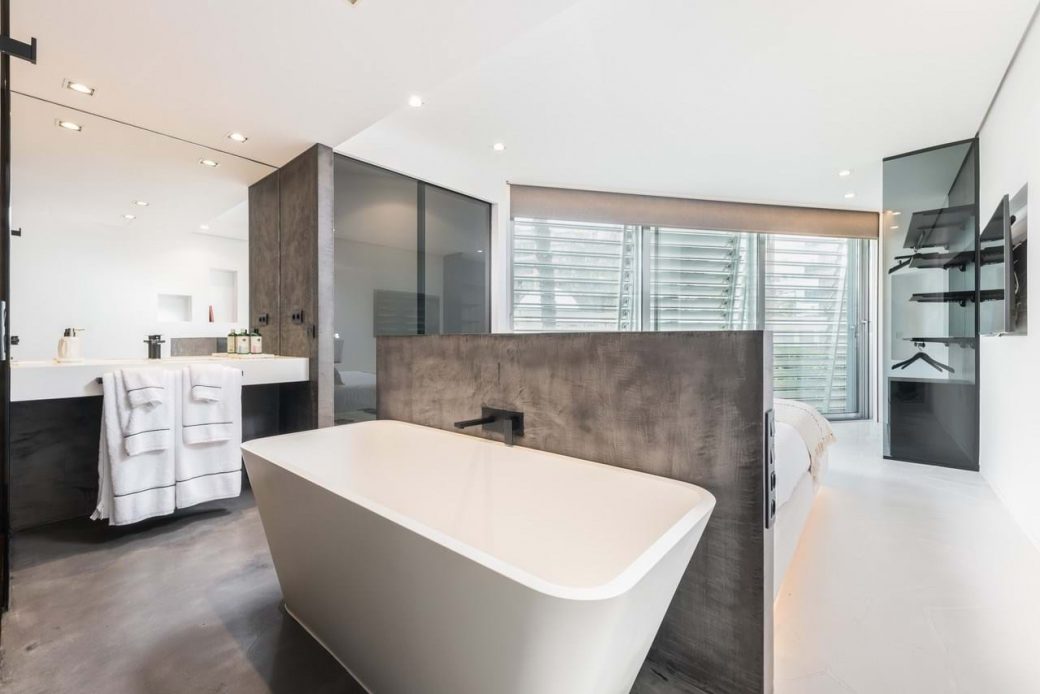 6_cf7465dc-959f-49d2-9ef6-7f81fa44cae8